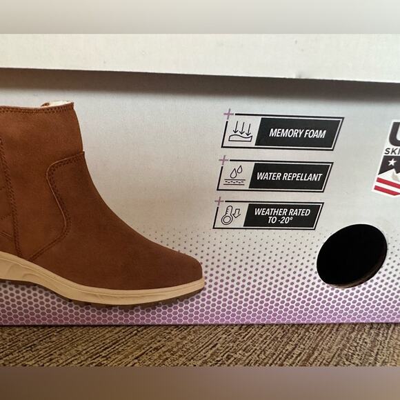 Khombu Dusk Ladies Size 8 All Weather Boot, Beige color tan brown New - Picture 4 of 7